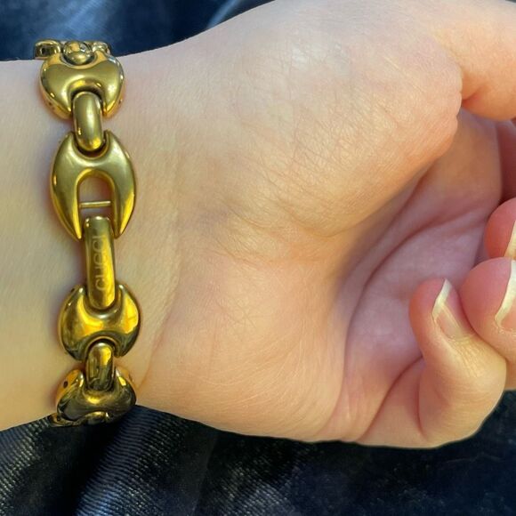 GUCCI 1800L Quartz White Dial Ladies Wristwatch Stainless Steel Dead Battery - Picture 2 of 8